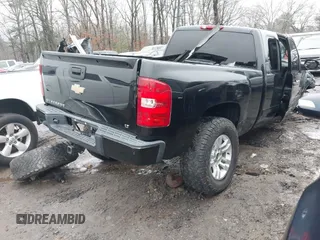 2009 Chevrolet Silverado 1500 LT with VIN 1GCEK29J89Z128437, listed as a IAAI auction lot 41330012 with 1 mi miles. Bid and sale history available at carsss.com. Image 4.