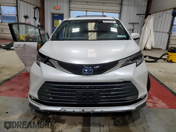 2023 Toyota Sienna Platinum with VIN 5TDESKFC5PS103449, listed as a Copart auction lot 85737154 with 16,186 mi miles and Non Repairable. Bid and sale history available at DreamBid. Image 5.