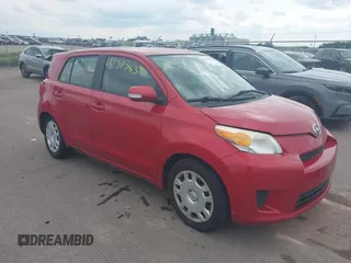 2008 Scion xD z VIN JTKKU104X8J020227, wystawiony jako IAAI lot #42395837 z przebiegiem 246 083 mil mil oraz . Historia ofert i sprzedaży dostępna na DreamBid. Obrazek 1.