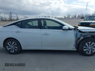 2020 Nissan Altima S z VIN 1N4BL4BV7LC250182, wystawiony jako IAAI lot #41525288 z przebiegiem 84 641 mil mil oraz . Historia ofert i sprzedaży dostępna na DreamBid. Obrazek 13.