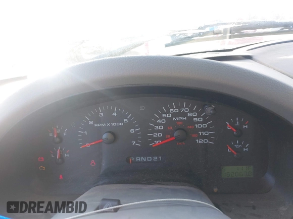 2005 Ford F-150 XLT with VIN 1FTPX12585NA02887, listed as a IAAI auction lot 41353228 with 162,863 mi miles. Bid and sale history available at carsss.com. Image 7.