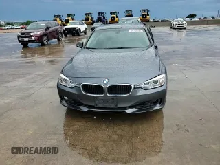 2013 BMW 3 Series 328i z VIN WBA3A5G53DNP19533, wystawiony jako Copart lot #55752525 z przebiegiem 92 472 mil mil oraz Szkoda całkowita • Salvage title. Historia ofert i sprzedaży dostępna na DreamBid. Obrazek 14.