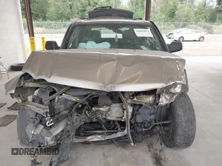 2005 Jeep Grand Cherokee Laredo with VIN 1J4GR48KX5C589625, listed as a IAAI auction lot 42699102 with Not provided miles and . Bid and sale history available at DreamBid. Image 6.