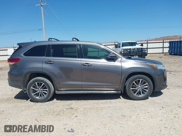 2017 Toyota Highlander XLE with VIN 5TDKZRFH1HS511984, listed as a IAAI auction lot 41948237 with 119,494 mi miles and . Bid and sale history available at DreamBid. Image 13.