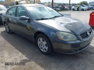 2006 Nissan Altima 2.5 S with VIN 1N4AL11E76N355177, listed as a IAAI auction lot 41933446 with 145,336 mi miles. Bid and sale history available at carsss.com. Image 1.