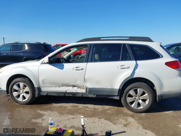 2010 Subaru Outback 3.6R Prem HK Audio/Pwr Moon with VIN 4S4BRDHCXA2368689, listed as a IAAI auction lot 41143441 with 236,702 mi miles. Bid and sale history available at carsss.com. Image 15.