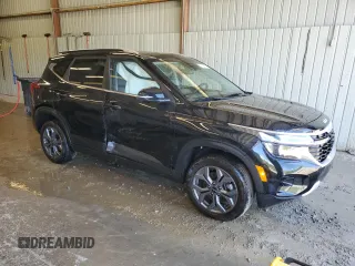2024 Kia Seltos S z VIN KNDEUCAA4R7589092, wystawiony jako Copart lot #57033015 z przebiegiem 6 390 mil mil oraz Szkoda całkowita • Salvage title. Historia ofert i sprzedaży dostępna na DreamBid. Obrazek 4.