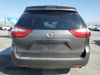 2018 Toyota Sienna LE Auto Access Seat with VIN 5TDKZ3DC2JS932431, listed as a Copart auction lot 58867695 with 98,265 mi miles and Salvage title. Bid and sale history available at DreamBid. Image 6.