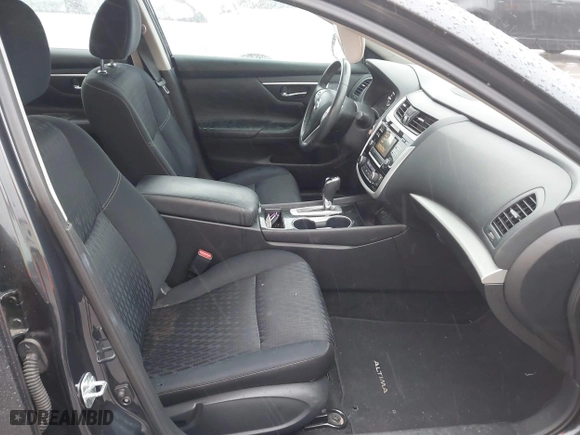 2018 Nissan Altima 2.5 SR with VIN 1N4AL3AP3JC165989, listed as a IAAI auction lot 41490589 with 84,879 mi miles. Bid and sale history available at carsss.com. Image 5.