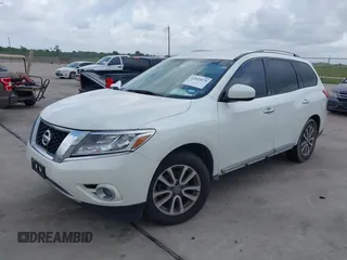 2016 Nissan Pathfinder Platinum with VIN 5N1AR2MN2GC655552, listed as a IAAI auction lot 42052079 with 232,908 mi miles. Bid and sale history available at carsss.com. Image 2.