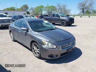 2014 Nissan Maxima SV z VIN 1N4AA5AP9EC464605, wystawiony jako IAAI lot #42160204 z przebiegiem 164 922 mil mil oraz . Historia ofert i sprzedaży dostępna na DreamBid. Obrazek 1.