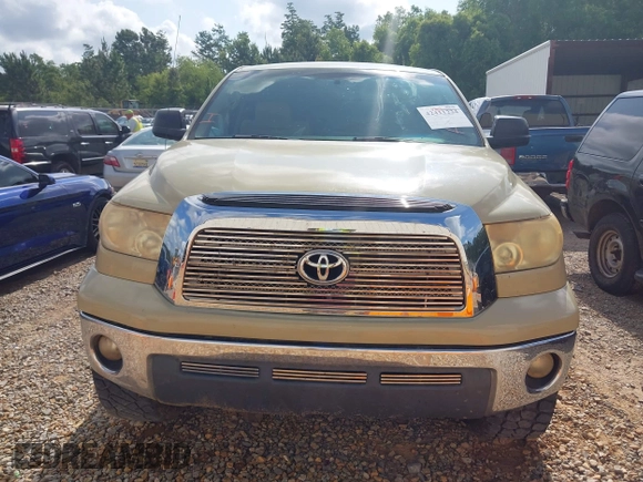 2008 Toyota Tundra z VIN 5TBEV54178S482099, wystawiony jako IAAI lot #42411224 z przebiegiem 252 317 mil mil oraz . Historia ofert i sprzedaży dostępna na DreamBid. Obrazek 6.