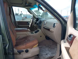 2005 Ford Expedition Eddie Bauer with VIN 1FMFU18505LA76629, listed as a IAAI auction lot 41795253 with 1 mi miles. Bid and sale history available at carsss.com. Image 5.