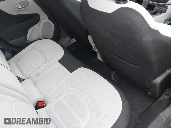 2020 Jeep Renegade Latitude with VIN ZACNJABB6LPL62935, listed as a IAAI auction lot 41487763 with 140,078 mi miles. Bid and sale history available at carsss.com. Image 8.