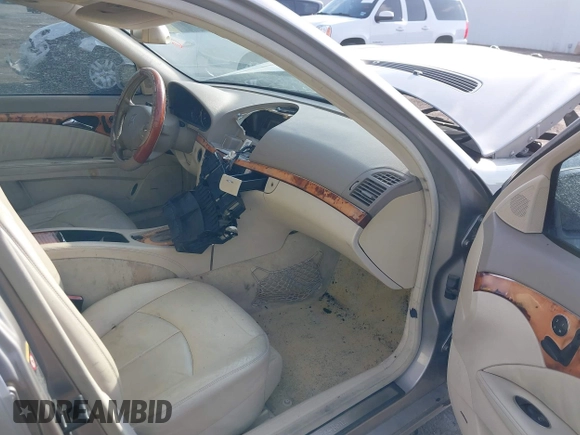 2006 Mercedes-Benz E-Class 3.5L with VIN WDBUF56J06A789538, listed as a IAAI auction lot 41123743 with 1 mi miles. Bid and sale history available at carsss.com. Image 5.