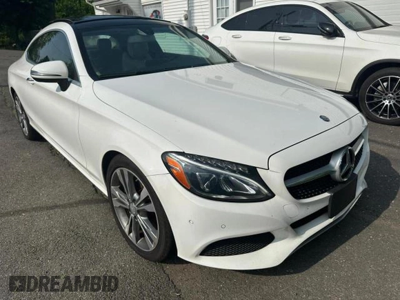2017 Mercedes-Benz C 300 z VIN WDDWJ4KB0HF365600, wystawiony jako Copart lot #61332505 z przebiegiem 90 209 mil mil oraz Czysty tytuł • Clean title. Historia ofert i sprzedaży dostępna na DreamBid. Obrazek 4.