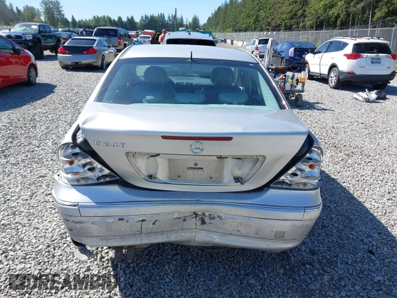2001 Mercedes-Benz C 230/260/280/320 z VIN WDBRF61J51F013288, wystawiony jako IAAI lot #42322128 z przebiegiem Nie podano mil oraz . Historia ofert i sprzedaży dostępna na DreamBid. Obrazek 16.