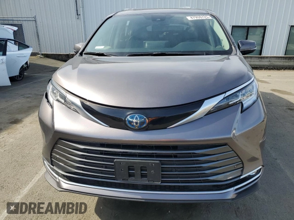 2021 Toyota Sienna Limited with VIN 5TDZRKEC6MS063280, listed as a Copart auction lot 47959725 with 41,573 mi miles and Salvage Title. Bid and sale history available at carsss.com. Image 5.