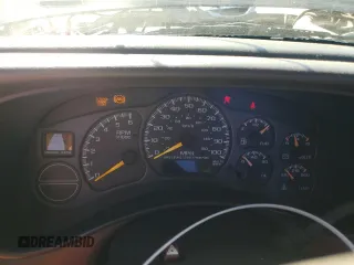 2000 GMC New Sierra 1500 SL with VIN 1GTEC14WXYZ137942, listed as a Copart auction lot 79333014 with 205,229 mi miles and Salvage Title. Bid and sale history available at carsss.com. Image 9.