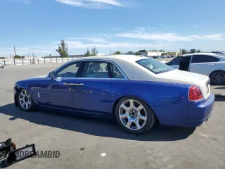 2015 Rolls-Royce Ghost z VIN SCA664S55FUX53413, wystawiony jako Copart lot #50022965 z przebiegiem Nie podano mil oraz Szkody całkowita. Historia ofert i sprzedaży dostępna na DreamBid. Obrazek 2.