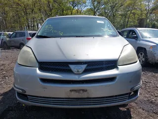2005 Toyota Sienna CE z VIN 5TDZA23C25S342527, wystawiony jako IAAI lot #42176396 z przebiegiem Nie podano mil oraz . Historia ofert i sprzedaży dostępna na DreamBid. Obrazek 6.