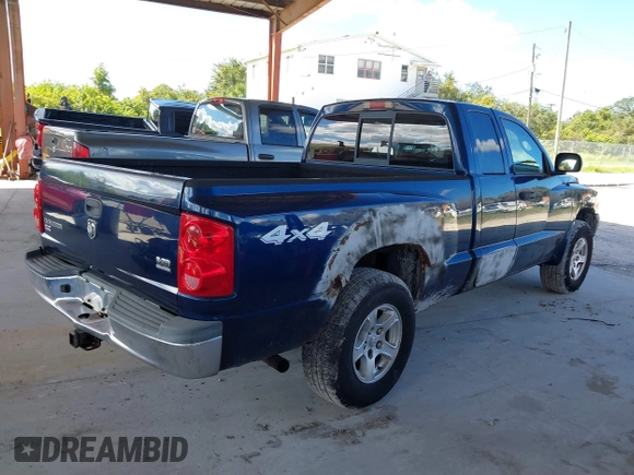2005 Dodge Dakota SLT with VIN 1D7HW42N05S365877, listed as a IAAI auction lot 40418188 with 280,423 mi miles and . Bid and sale history available at DreamBid. Image 4.