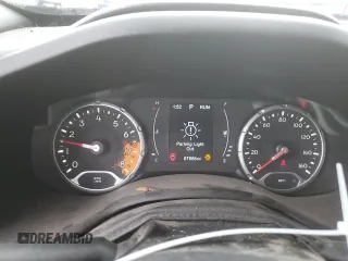 2018 Jeep Renegade Altitude z VIN ZACCJABB5JPH44283, wystawiony jako Copart lot #56946415 z przebiegiem 67 868 mil mil oraz Szkoda całkowita • Salvage title. Historia ofert i sprzedaży dostępna na DreamBid. Obrazek 9.