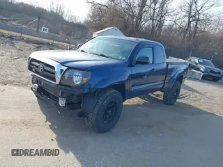 2008 Toyota Tacoma with VIN 5TEUU42N68Z533231, listed as a IAAI auction lot 41588789 with 114,423 mi miles and . Bid and sale history available at DreamBid. Image 18.