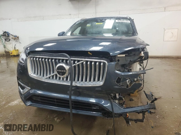 2025 Volvo XC90 Plus with VIN YV4062PE1S1290478, listed as a Copart auction lot 87835175 with 670 mi miles and Non Repairable. Bid and sale history available at DreamBid. Image 5.