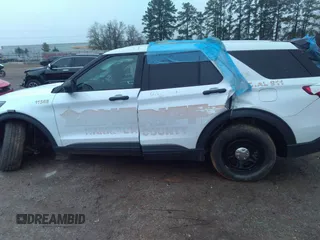 2020 Ford Police Interceptor Utility z VIN 1FM5K8AW9LGC12744, wystawiony jako IAAI lot #38471364 z przebiegiem Nie podano mil oraz . Historia ofert i sprzedaży dostępna na DreamBid. Obrazek 14.