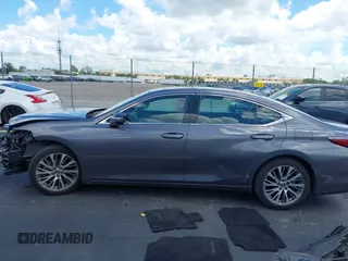 2019 Lexus ES 350 with VIN 58ABZ1B19KU032438, listed as a IAAI auction lot 42583482 with 18,474 mi miles and . Bid and sale history available at DreamBid. Image 15.