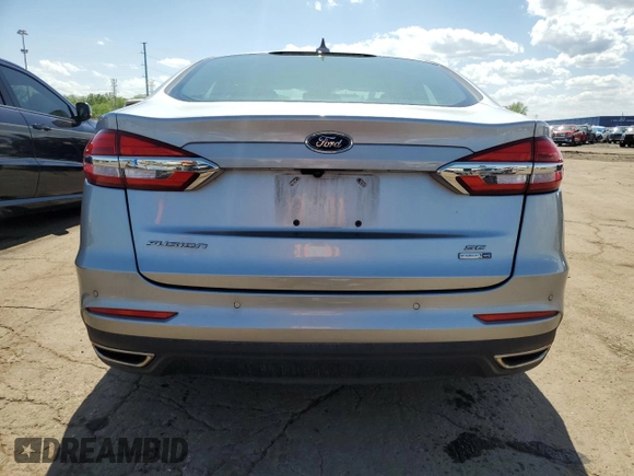 2020 Ford Fusion SE z VIN 3FA6P0T93LR179435, wystawiony jako Copart lot #56985465 z przebiegiem 43 188 mil mil oraz Szkoda całkowita • Salvage title. Historia ofert i sprzedaży dostępna na DreamBid. Obrazek 6.
