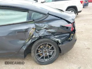 2022 Tesla Model 3 Long Range z VIN 5YJ3E1EB6NF260118, wystawiony jako IAAI lot #42139962 z przebiegiem 52 566 mil mil oraz . Historia ofert i sprzedaży dostępna na DreamBid. Obrazek 12.