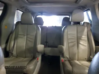 2011 Toyota Sienna XLE z VIN 5TDDK3DC4BS006272, wystawiony jako Copart lot #65144215 z przebiegiem 270 006 mil mil oraz Czysty tytuł • Clean title. Historia ofert i sprzedaży dostępna na DreamBid. Obrazek 10.