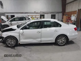 2011 Volkswagen Jetta SEL with VIN 3VWLZ7AJ3BM392813, listed as a IAAI auction lot 41922952 with 194,533 mi miles and . Bid and sale history available at DreamBid. Image 14.