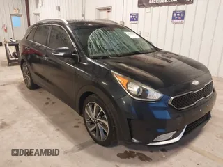 2017 Kia Niro Touring with VIN KNDCE3LC8H5047989, listed as a IAAI auction lot 41457054 with 88,900 mi miles. Bid and sale history available at carsss.com. Image 1.