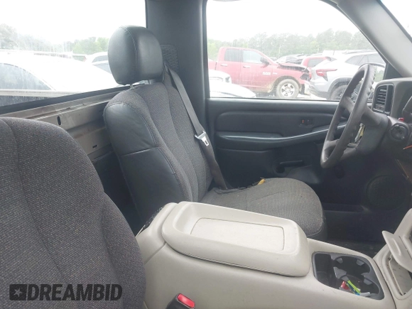 2000 Chevrolet Silverado 1500 with VIN 1GCEC14T7YZ313576, listed as a IAAI auction lot 42131120 with 305,082 mi miles and . Bid and sale history available at DreamBid. Image 5.
