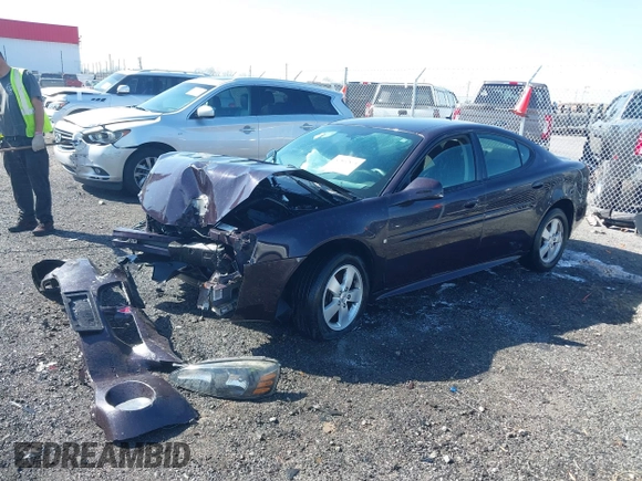 2007 Pontiac Grand Prix z VIN 2G2WP552371177822, wystawiony jako IAAI lot #41802854 z przebiegiem 105 913 mil mil oraz . Historia ofert i sprzedaży dostępna na DreamBid. Obrazek 2.