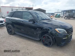 2014 Mercedes-Benz M 63 AMG z VIN 4JGDA7EB5EA320042, wystawiony jako IAAI lot #41798059 z przebiegiem 111 866 mil mil oraz . Historia ofert i sprzedaży dostępna na DreamBid. Obrazek 1.