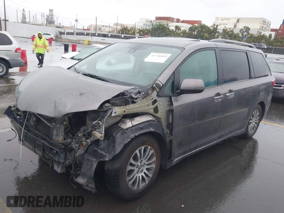 2018 Toyota Sienna XLE Auto Access Seat with VIN 5TDYZ3DC0JS917727, listed as a IAAI auction lot 41746005 with 130,565 mi miles and . Bid and sale history available at DreamBid. Image 2.