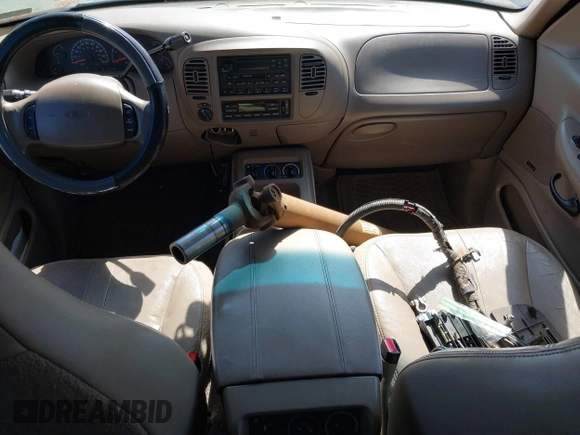 2000 Ford Expedition Eddie Bauer with VIN 1FMPU18LXYLA13237, listed as a IAAI auction lot 42127324 with Not provided miles and . Bid and sale history available at DreamBid. Image 17.