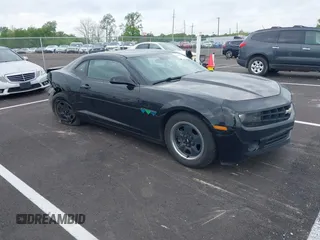 2012 Chevrolet Camaro 2LS z VIN 2G1FA1E32C9154339, wystawiony jako IAAI lot #42041941 z przebiegiem 130 772 mil mil oraz . Historia ofert i sprzedaży dostępna na DreamBid. Obrazek 1.