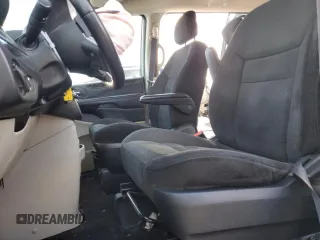 2017 Dodge Grand Caravan SE with VIN 2C4RDGBG1HR646616, listed as a Copart auction lot 87414584 with 80,318 mi miles and Salvage Title. Bid and sale history available at DreamBid. Image 7.