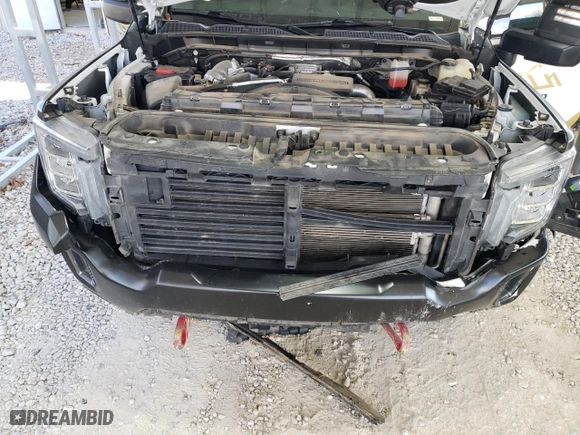2022 GMC Sierra 2500HD AT4 with VIN 1GT49PEY5NF124185, listed as a Copart auction lot 83973154 with 96,404 mi miles and Salvage Title. Bid and sale history available at carsss.com. Image 11.