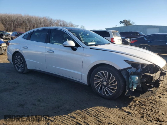 2020 Hyundai Sonata Hybrid Limited with VIN KMHL54JJ1LA012262, listed as a Copart auction lot 41403825 with 35,033 mi miles and Salvage Title. Bid and sale history available at carsss.com. Image 4.