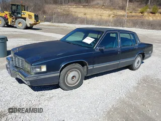 1991 Cadillac DeVille z VIN 1G6CD53B6M4325023, wystawiony jako IAAI lot #41691043 z przebiegiem 116 380 mil mil oraz . Historia ofert i sprzedaży dostępna na DreamBid. Obrazek 2.