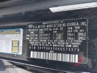 2019 Kia Sorento LX with VIN 5XYPG4A36KG575579, listed as a IAAI auction lot 41432346 with 97,562 mi miles. Bid and sale history available at carsss.com. Image 9.