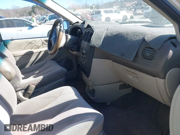 2005 Dodge Caravan SE with VIN 1D4GP24R25B189280, listed as a IAAI auction lot 41683042 with 222,537 mi miles and . Bid and sale history available at carsss.com. Image 5.