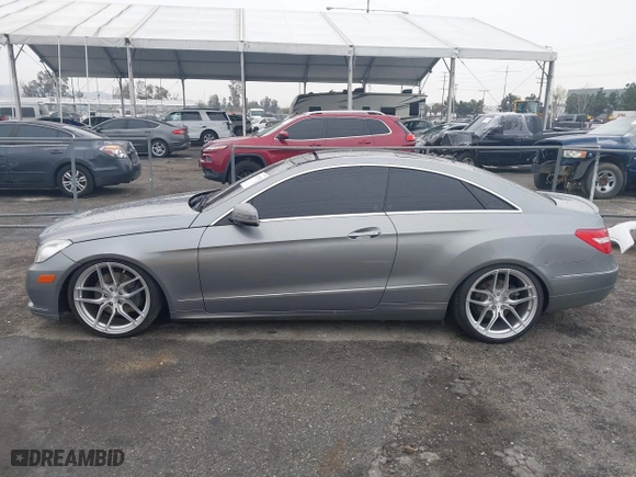 2011 Mercedes-Benz E-Class E 350 with VIN WDDKJ5GB6BF113516, listed as a IAAI auction lot 41735933 with 143,351 mi miles. Bid and sale history available at carsss.com. Image 14.
