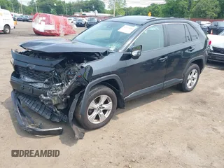 2019 Toyota RAV4 XLE z VIN 2T3P1RFV4KW033276, wystawiony jako IAAI lot #42476344 z przebiegiem 73 247 mil mil oraz . Historia ofert i sprzedaży dostępna na DreamBid. Obrazek 17.